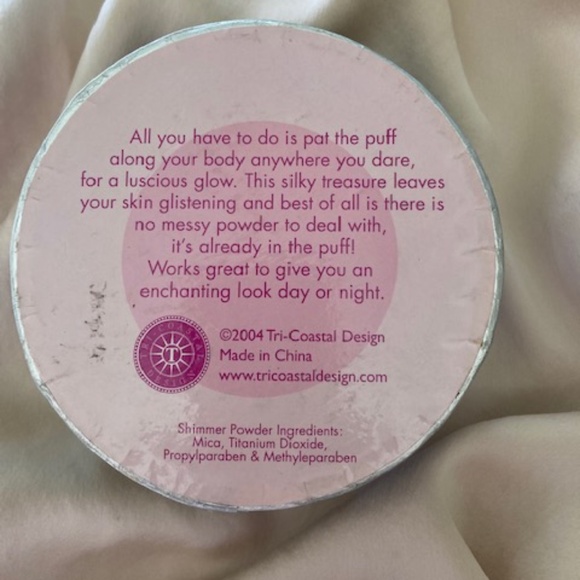 Shimmer Powder in a Puff - Picture 8 of 11